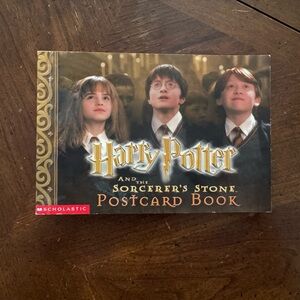 Scholastic Harry Potter and the Sorcerer’s Stone Postcard Book